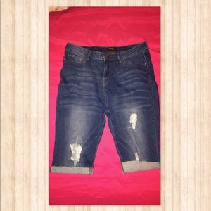 Crop Capri Denim ripped jeans